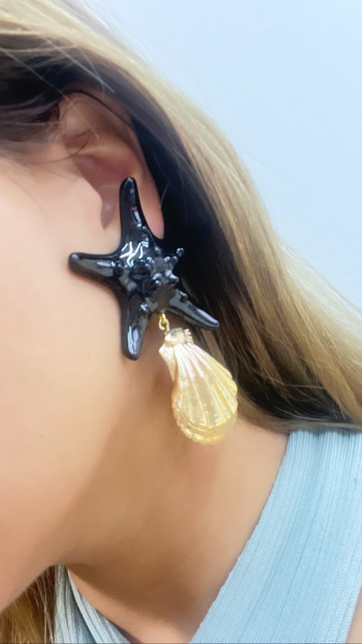 Black-Gold Shells