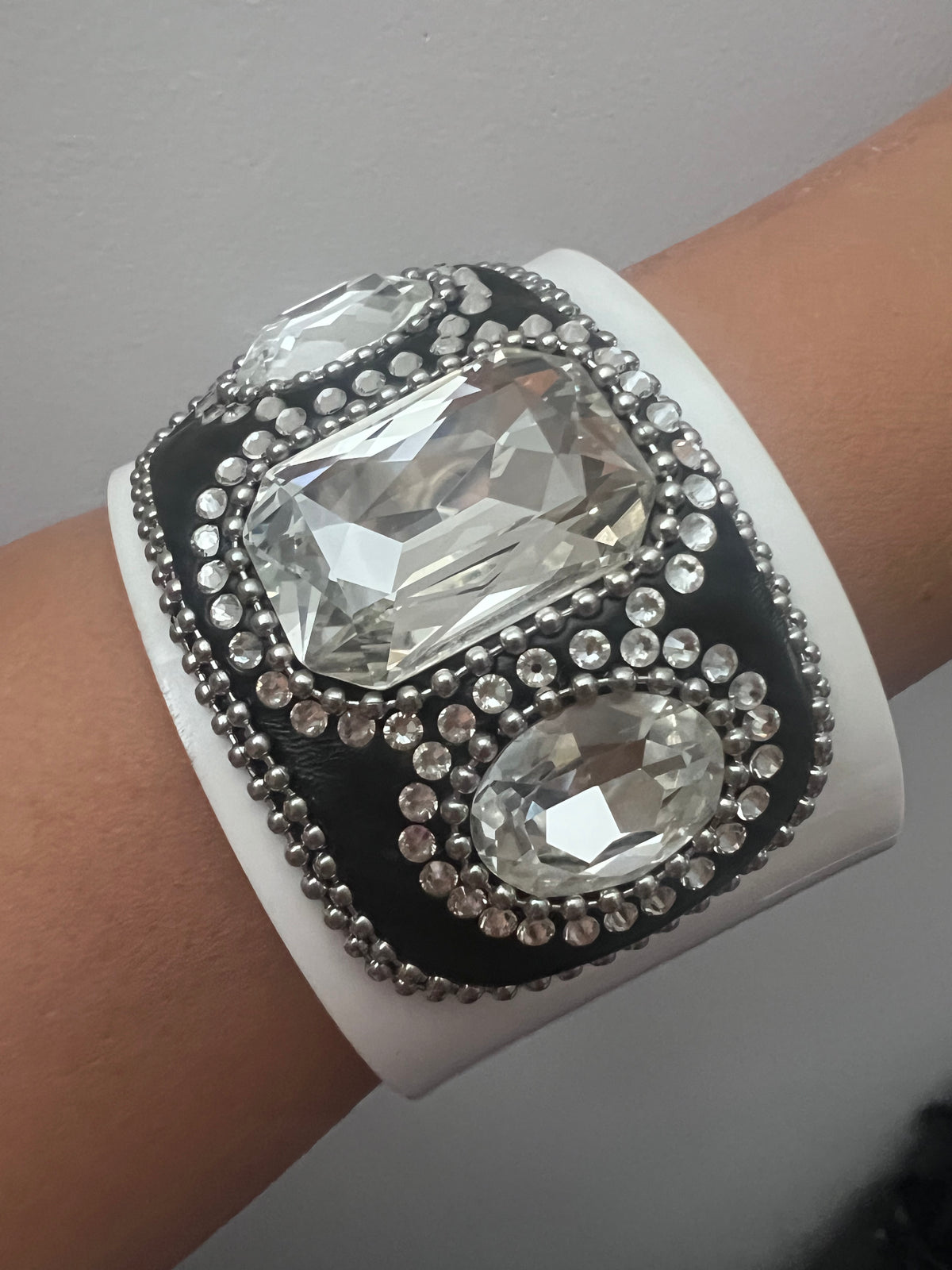 Stunner Cuff