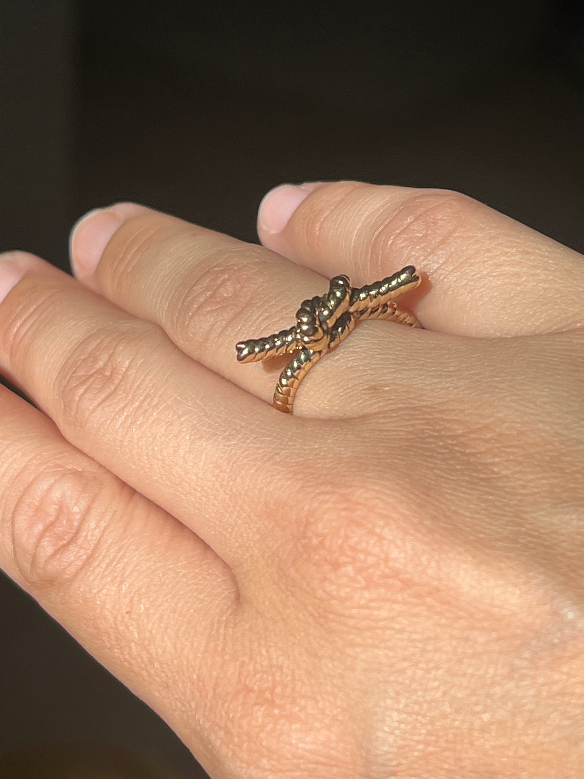 Simple Knot Ring